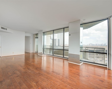 15 Greenway Plaza - Photo Thumbnail 15