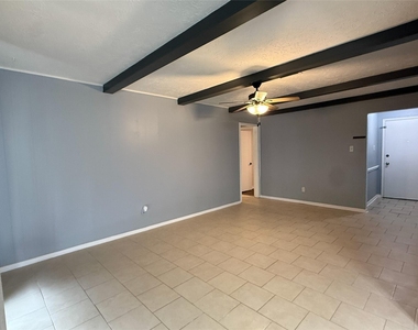 10519 Kirkglen Drive - Photo Thumbnail 3