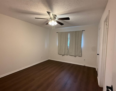 10519 Kirkglen Drive - Photo Thumbnail 11