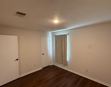 10519 Kirkglen Drive - Photo Thumbnail 10