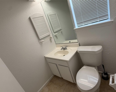 10519 Kirkglen Drive - Photo Thumbnail 12