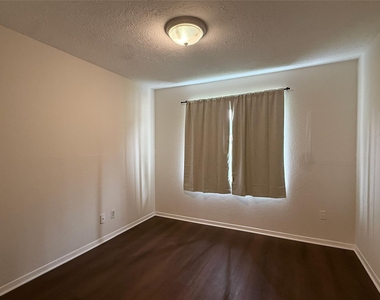 10519 Kirkglen Drive - Photo Thumbnail 9