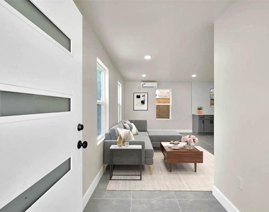 2304 Chapman Street - Photo Thumbnail 3