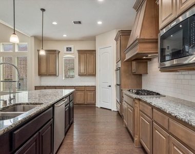 23034 Creek Park Drive - Photo Thumbnail 12