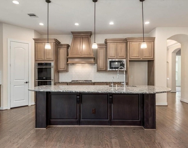 23034 Creek Park Drive - Photo Thumbnail 7