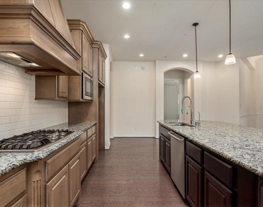 23034 Creek Park Drive - Photo Thumbnail 9