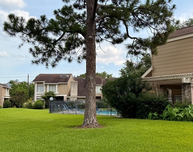 11633 Village Place Drive - Photo Thumbnail 27