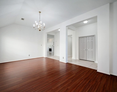 17407 Winfield Square - Photo Thumbnail 4