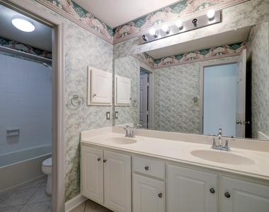 17407 Winfield Square - Photo Thumbnail 14