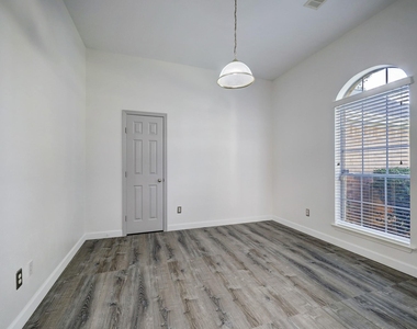 17407 Winfield Square - Photo Thumbnail 6