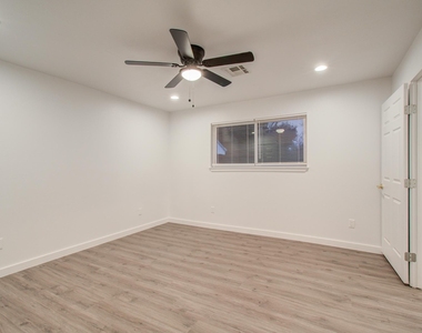 523 Brandon Road - Photo Thumbnail 14