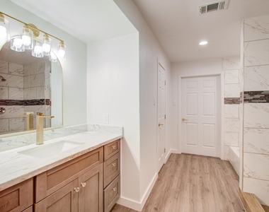 523 Brandon Road - Photo Thumbnail 11