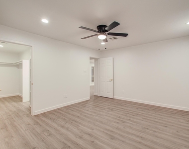 523 Brandon Road - Photo Thumbnail 17
