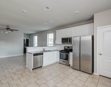 7427 French Quarter Court - Photo Thumbnail 9