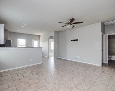 7427 French Quarter Court - Photo Thumbnail 5
