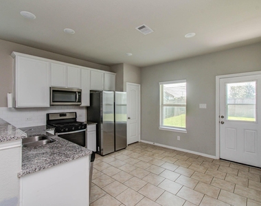 7427 French Quarter Court - Photo Thumbnail 8