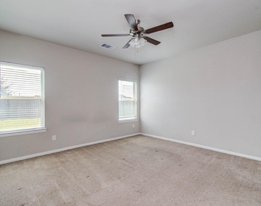 7427 French Quarter Court - Photo Thumbnail 14