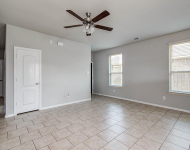 7427 French Quarter Court - Photo Thumbnail 6