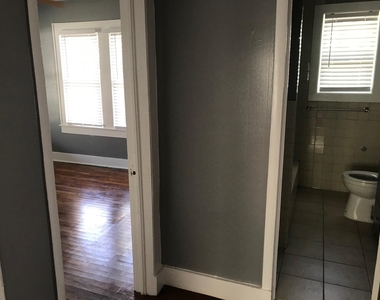 226 E 25th Street - Photo Thumbnail 5