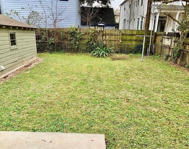 226 E 25th Street - Photo Thumbnail 10
