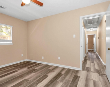8235 Alabaster Drive - Photo Thumbnail 33