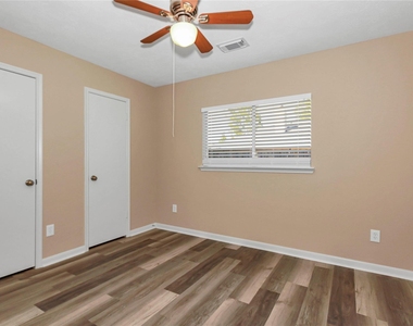 8235 Alabaster Drive - Photo Thumbnail 37