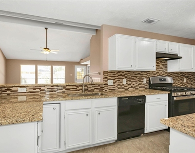 8235 Alabaster Drive - Photo Thumbnail 13