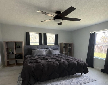 801 Trinity Street - Photo Thumbnail 5