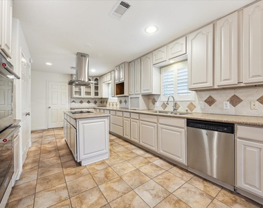 6215 Cheena Drive - Photo Thumbnail 11