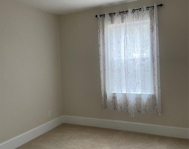 5105 Maple Street - Photo Thumbnail 23
