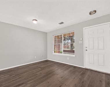 19451 Nasworthy Drive - Photo Thumbnail 13