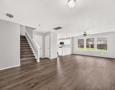 19451 Nasworthy Drive - Photo Thumbnail 9