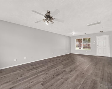 19451 Nasworthy Drive - Photo Thumbnail 11