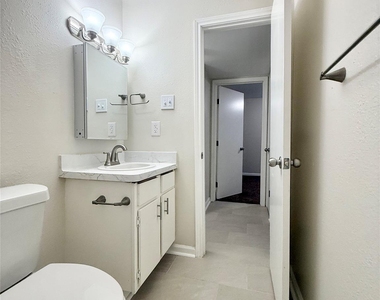 130 Oyster Creek Drive - Photo Thumbnail 18