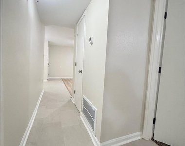 130 Oyster Creek Drive - Photo Thumbnail 14