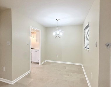 130 Oyster Creek Drive - Photo Thumbnail 4