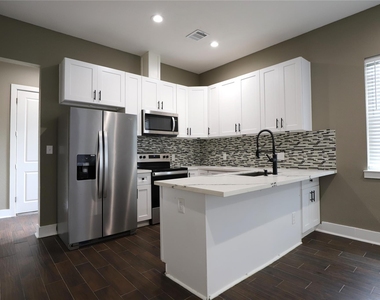 4422 Phlox Street - Photo Thumbnail 7