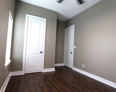 4422 Phlox Street - Photo Thumbnail 20