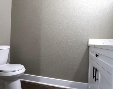 4422 Phlox Street - Photo Thumbnail 8