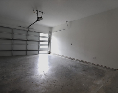 4422 Phlox Street - Photo Thumbnail 33