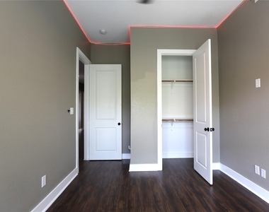 4422 Phlox Street - Photo Thumbnail 14