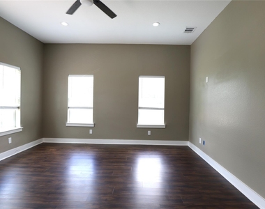 4422 Phlox Street - Photo Thumbnail 26