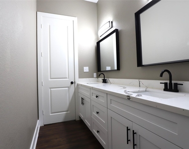 4422 Phlox Street - Photo Thumbnail 32