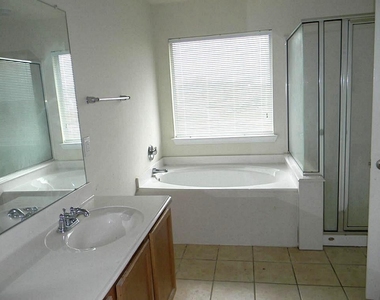 11520 Jacinth Court - Photo Thumbnail 5