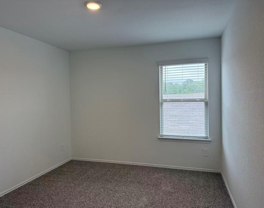 21207 Aspen Forest Drive - Photo Thumbnail 10
