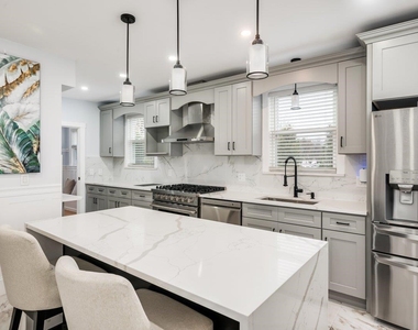 815 Central - Photo Thumbnail 4