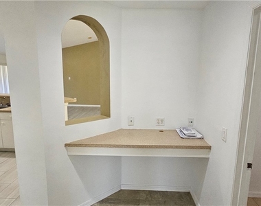 815 Porter Street E - Photo Thumbnail 13