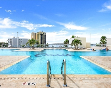 3000 Oasis Grand Boulevard - Photo Thumbnail 1