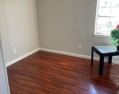 17520 Julia Avenue - Photo Thumbnail 8