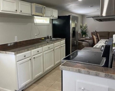17520 Julia Avenue - Photo Thumbnail 5